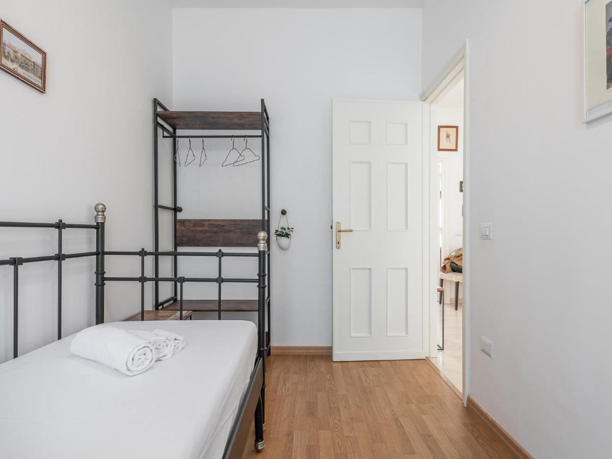 Apartment On Shopping Street Cagliari Buitenkant foto